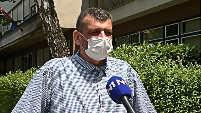 EPIDEMIOLOG ZA RADIKALNIJE MJERE: "Ja ne bih uvodio covid potvrde za kafiće i restorane. Zatvorio bih ih"