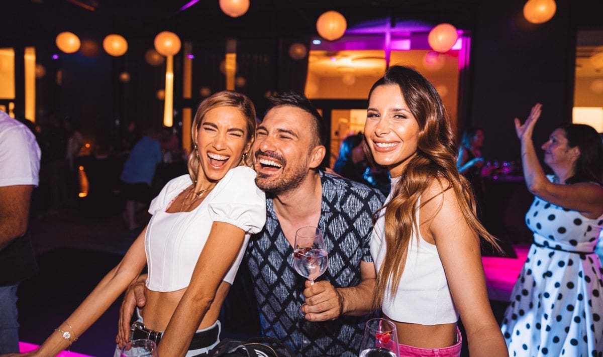 PRAVI ŠUŠUR I VRHUNSKA ATMOSFERA U POLIKLINICI DENTELLI Spektakl je uslijedio kada su hrvatske manekenke prošetale pistom