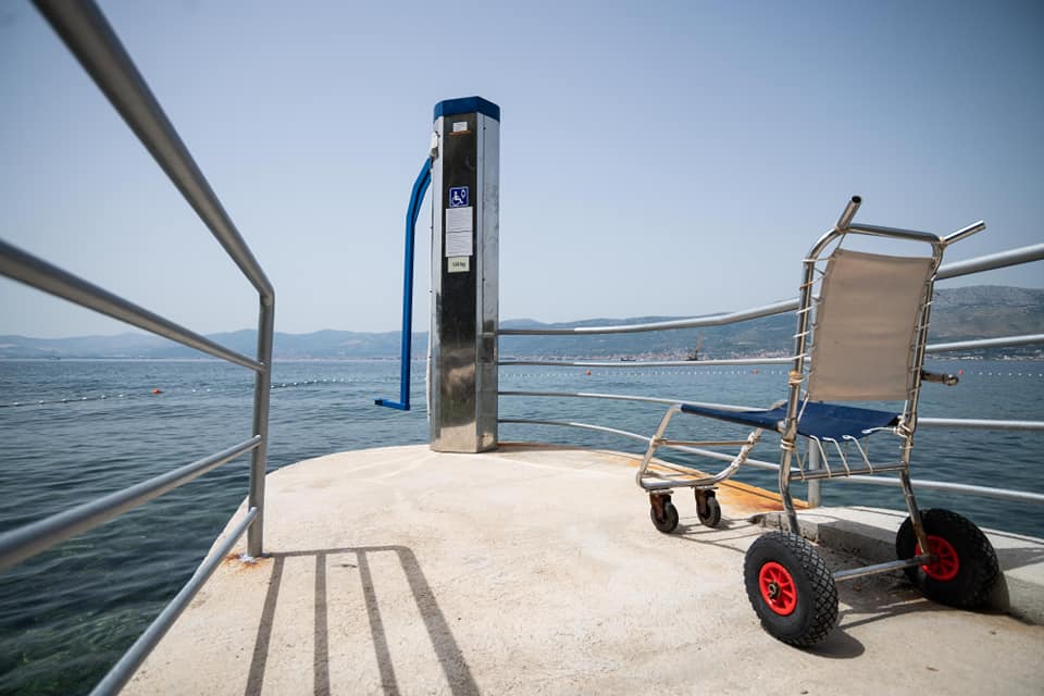 Na plaži Bene postavljen lift za osobe s invaliditetom
