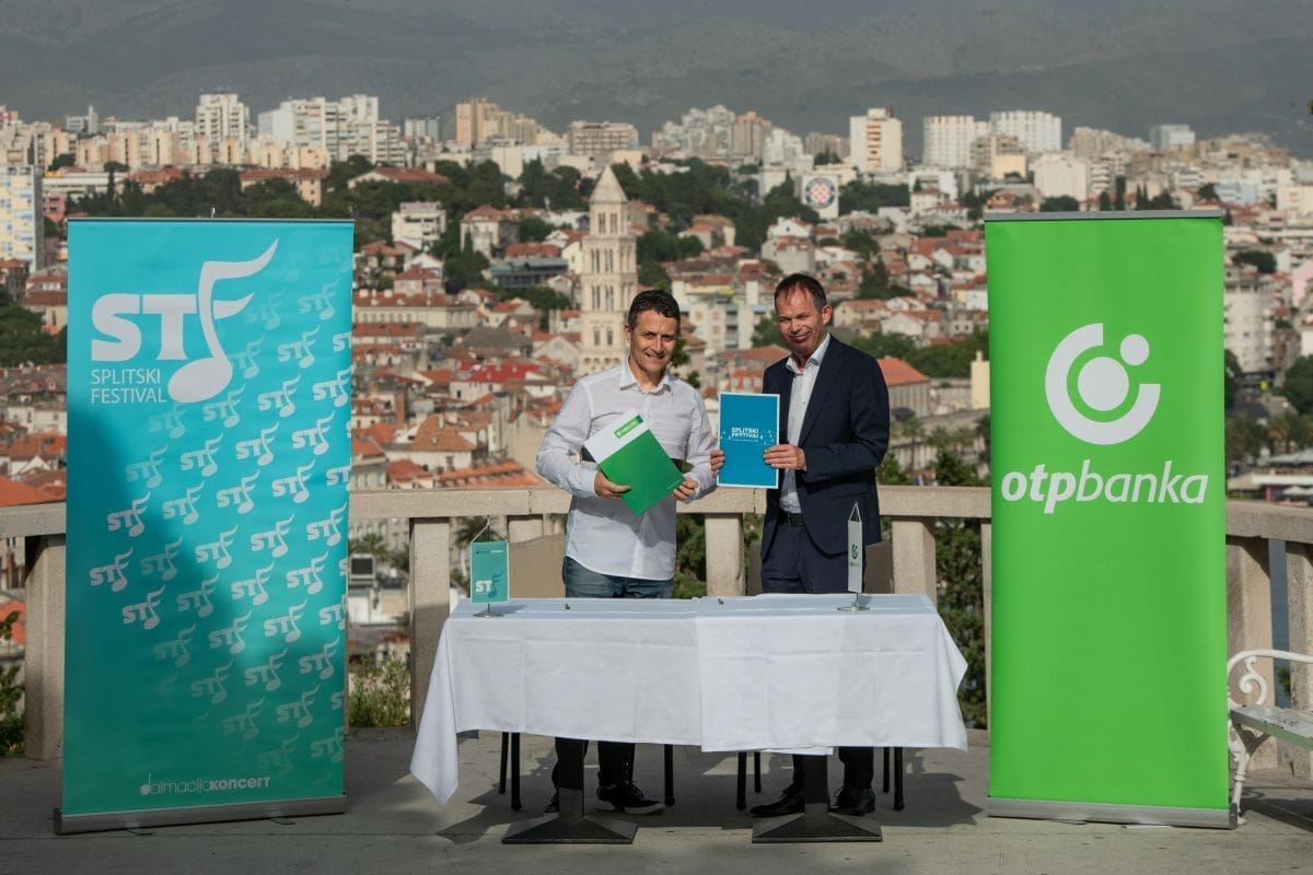 SPLITSKI FESTIVAL - TRADICIJA DUGA 61 GODINU Održana konferencija povodom predstavljanja prve festivalske večeri i potpisivanja ugovora sa zlatnim sponzorom