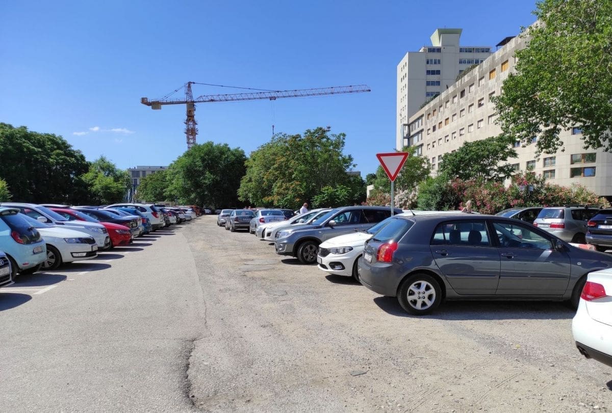 Parkiralište Trg Hrvatske bratske zajednice zbog radova od sutra privremeno nedostupno za korištenje