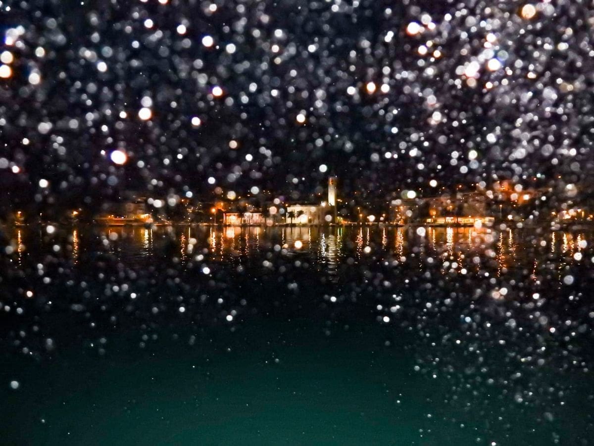 Fotograf iz Dalmacije snimao noćne kadrove grada pa snimio zanimljivu pojavu