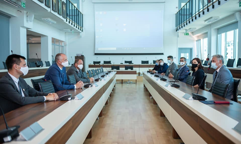 puljak-institucije01