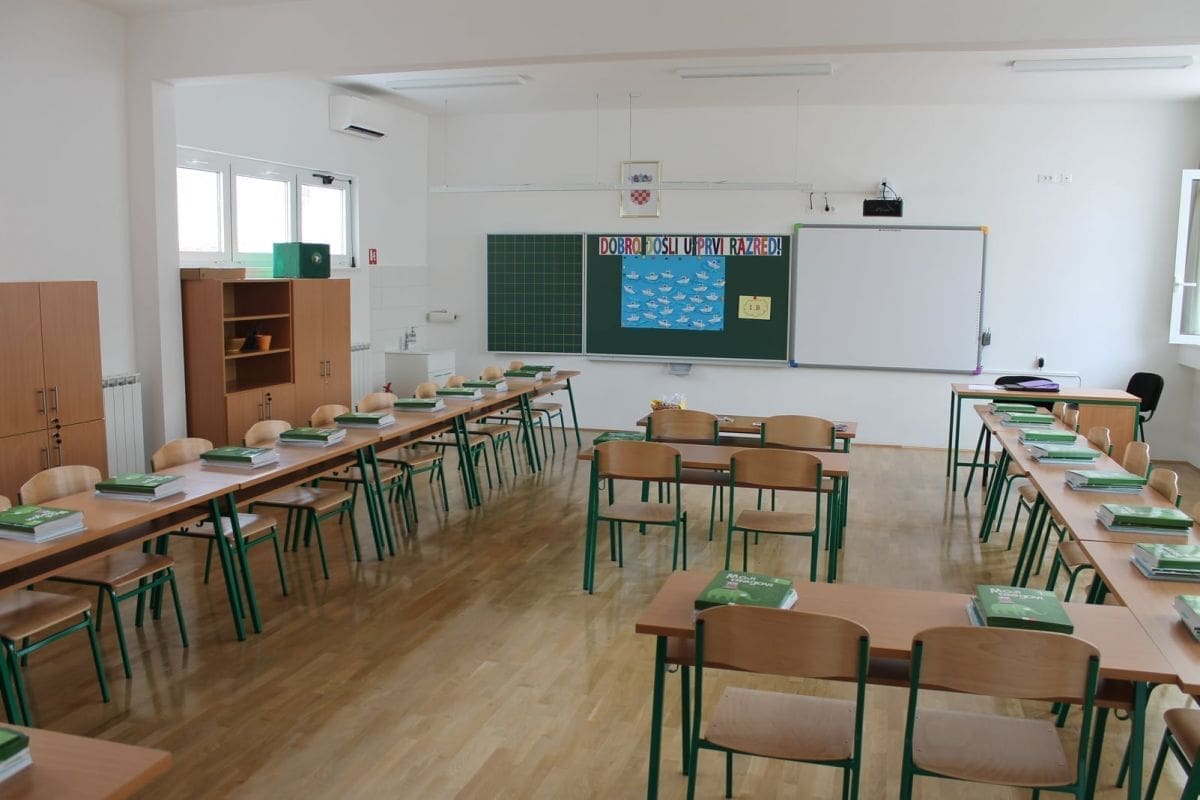 Djeca u Skradu imaju online nastavu jer je vozač kombija našao novi posao