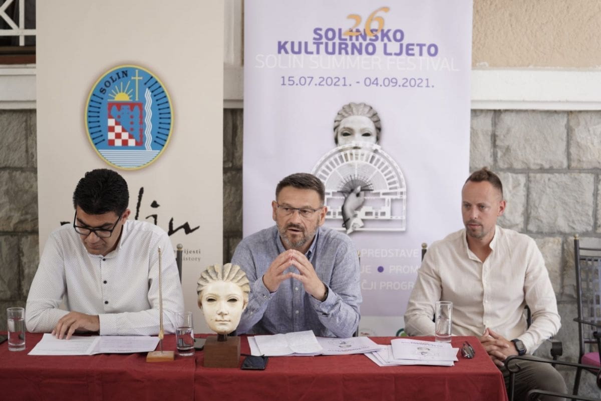 PREDSTAVLJEN PROGRAM 26. SOLINSKOG KULTURNOG LJETA Ninčević: "Postali smo prepoznatljivi ne samo Solinjanima nego i brojnim gostima"