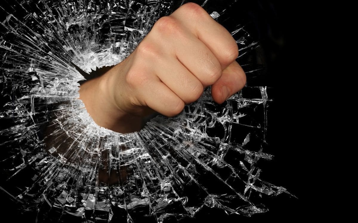 Split: 48-godišnjak porazbijao staklo na prostorijama udruge