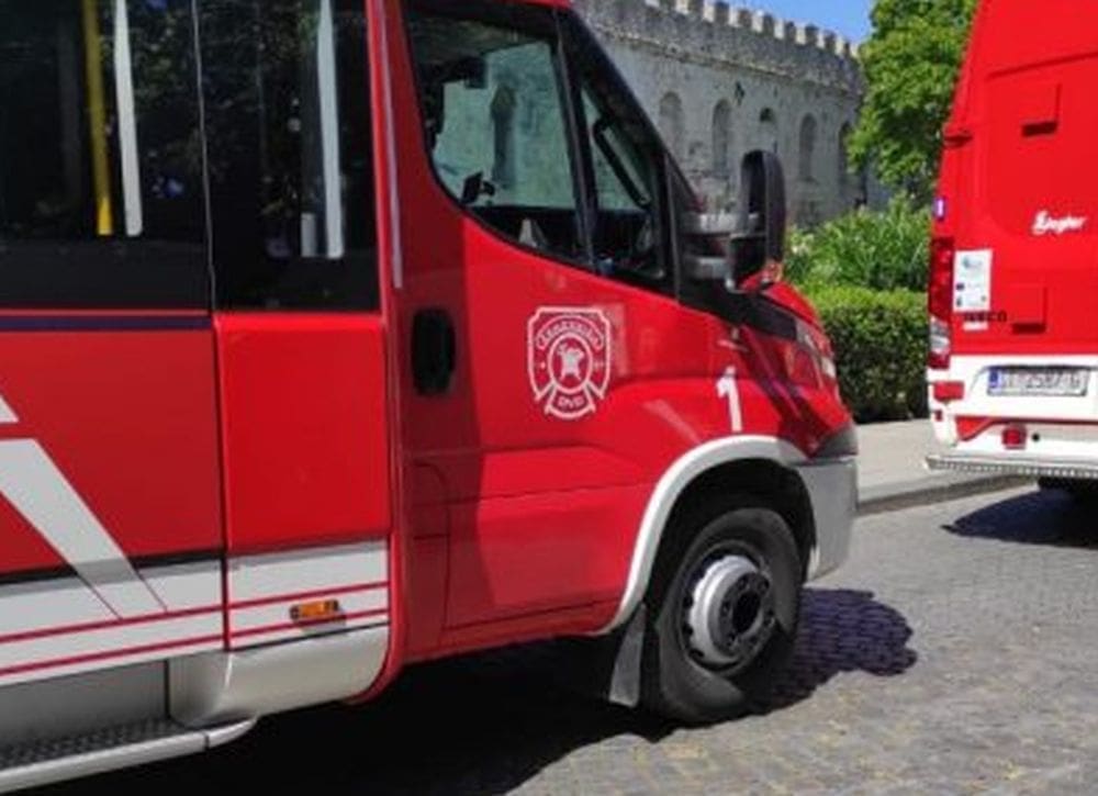 NESREĆA U ĐARDINU Prilikom intervencije vatrogasca udarila grana i onesvijestio se