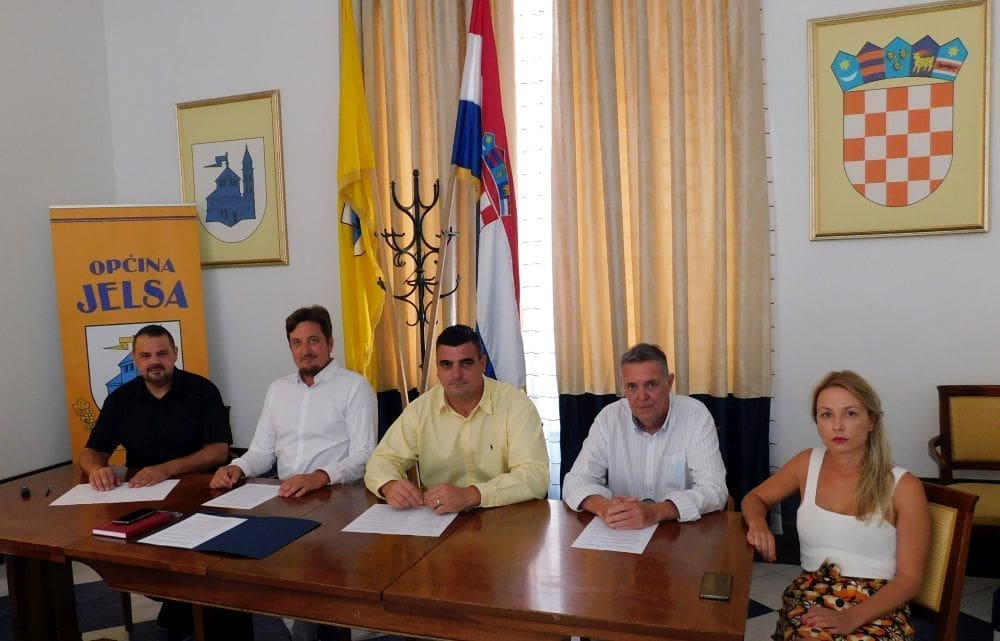 U Jelsi potpisan memorandum o zaštiti zvjezdanog neba iznad Hvara i Brača