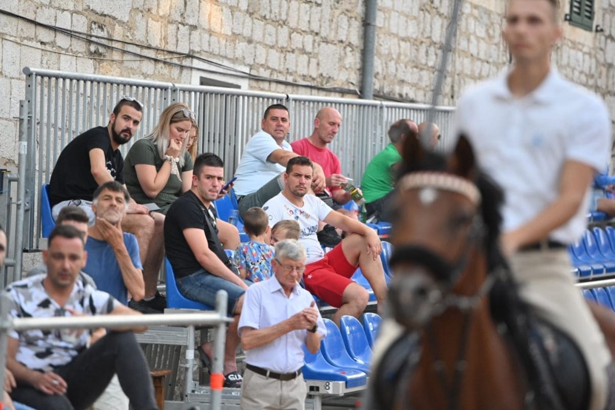 DRAMA U SINJU SE NASTAVLJA Ugostitelji: "Promet će se prepoloviti. Mi živimo na račun osmog miseca"