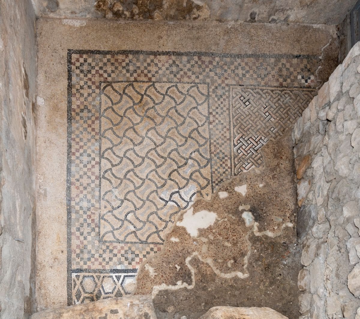 SPLITSKI ETNOGRAFSKI MUZEJ Završeni su konzervatorsko-restauratorski radovi na antičkim mozaicima