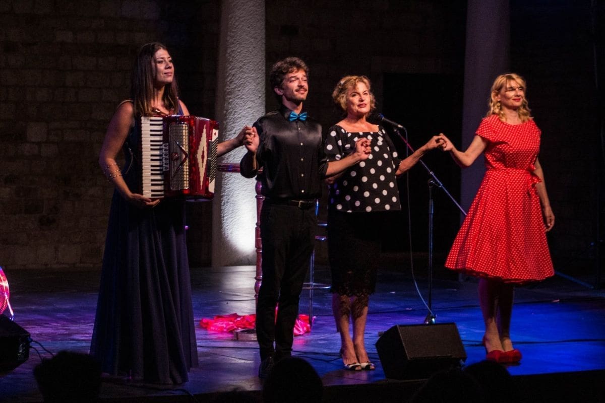 Arijana Čulina - Varaš ga, ne ostavljaš ga: Sjajan kabaret o temeljnim ljudskim potrebama – ljubavi i smijehu