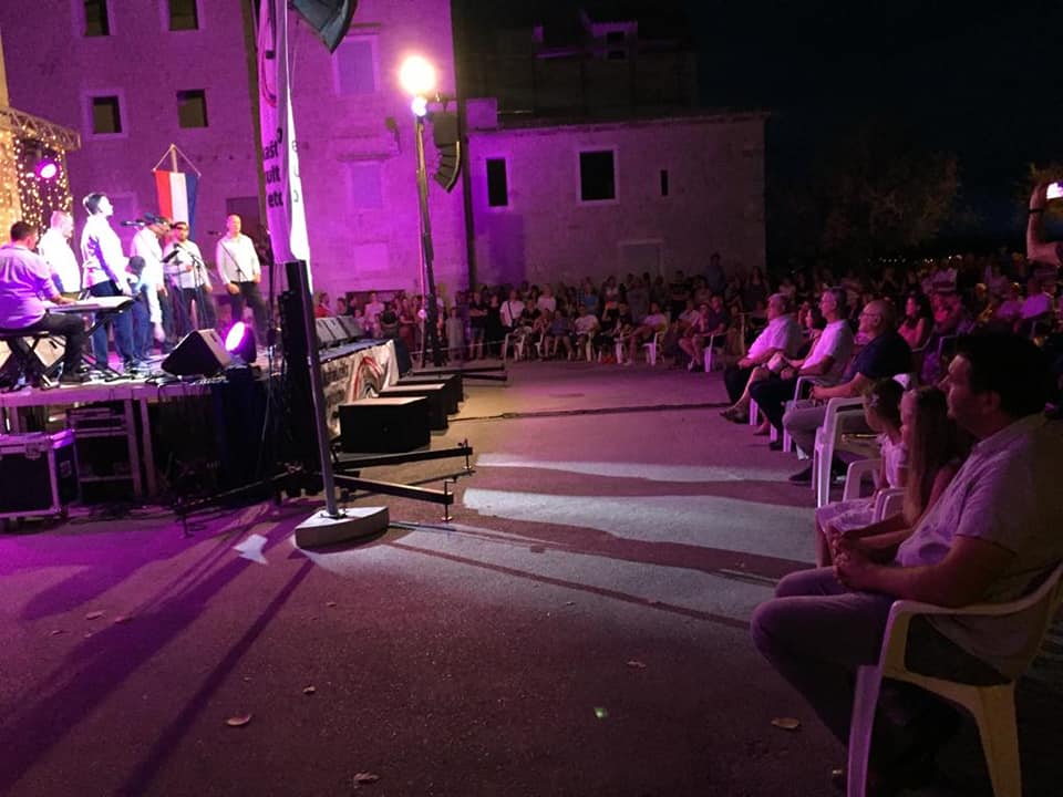 klapa_rispet_kastela01