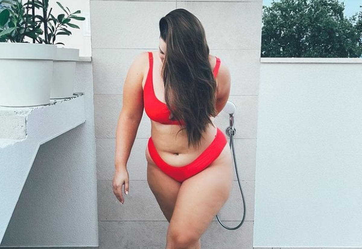 Naša najuspješnija plus-size manekenka u slatkom iščekivanju omotala se samo u mrežu i servirala nikad raskošnije obline!