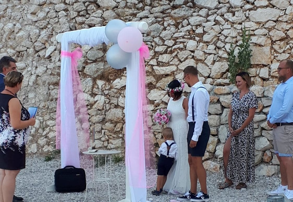 Mladi par iz Češke za sudbonosno “da” odabrao Drvenik