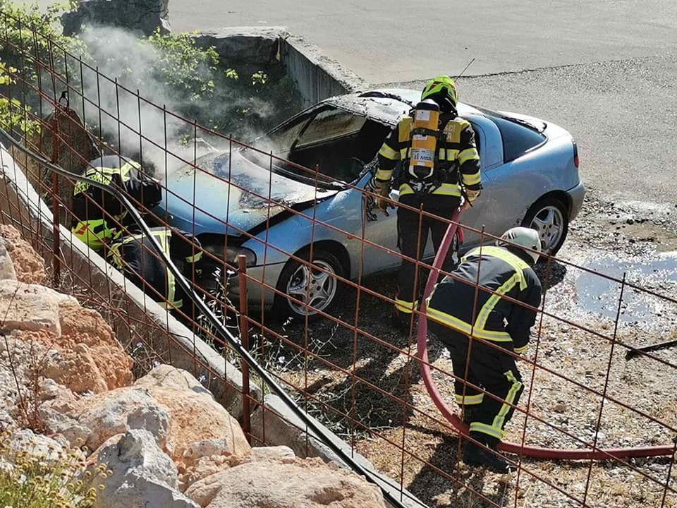 pozar-vozilo-vatrogasci(1)