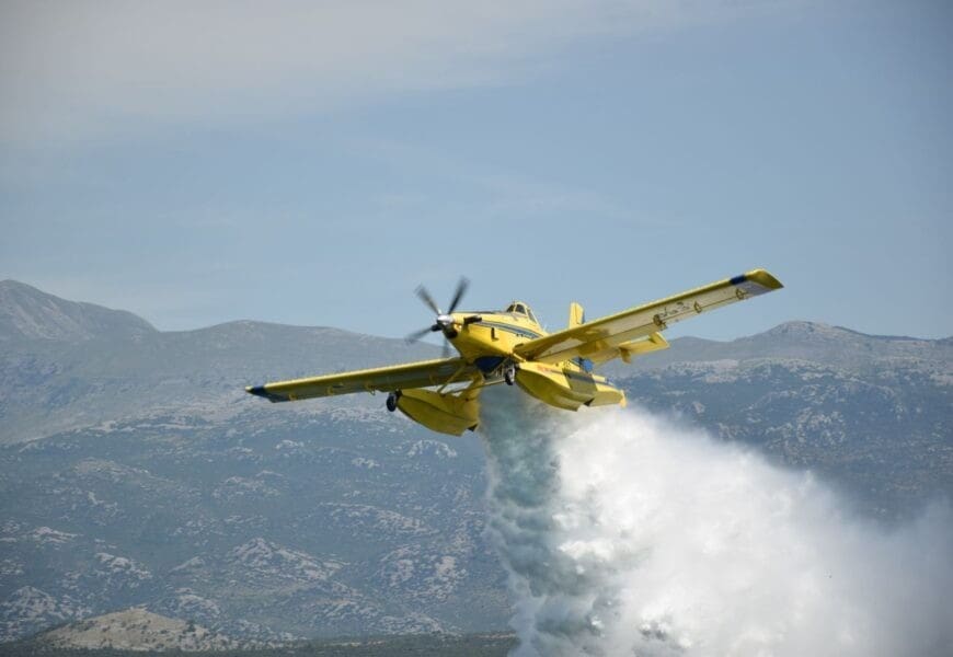 Vatrena buktinja na Viru, na terenu su i zračne snage
