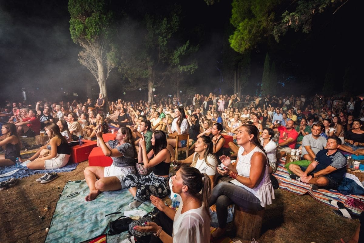 POČINJE SAN SUSTIPANSKE NOĆI Večeras nastupaju Urban & 4 & Ante Gelo & Gudački orkestar