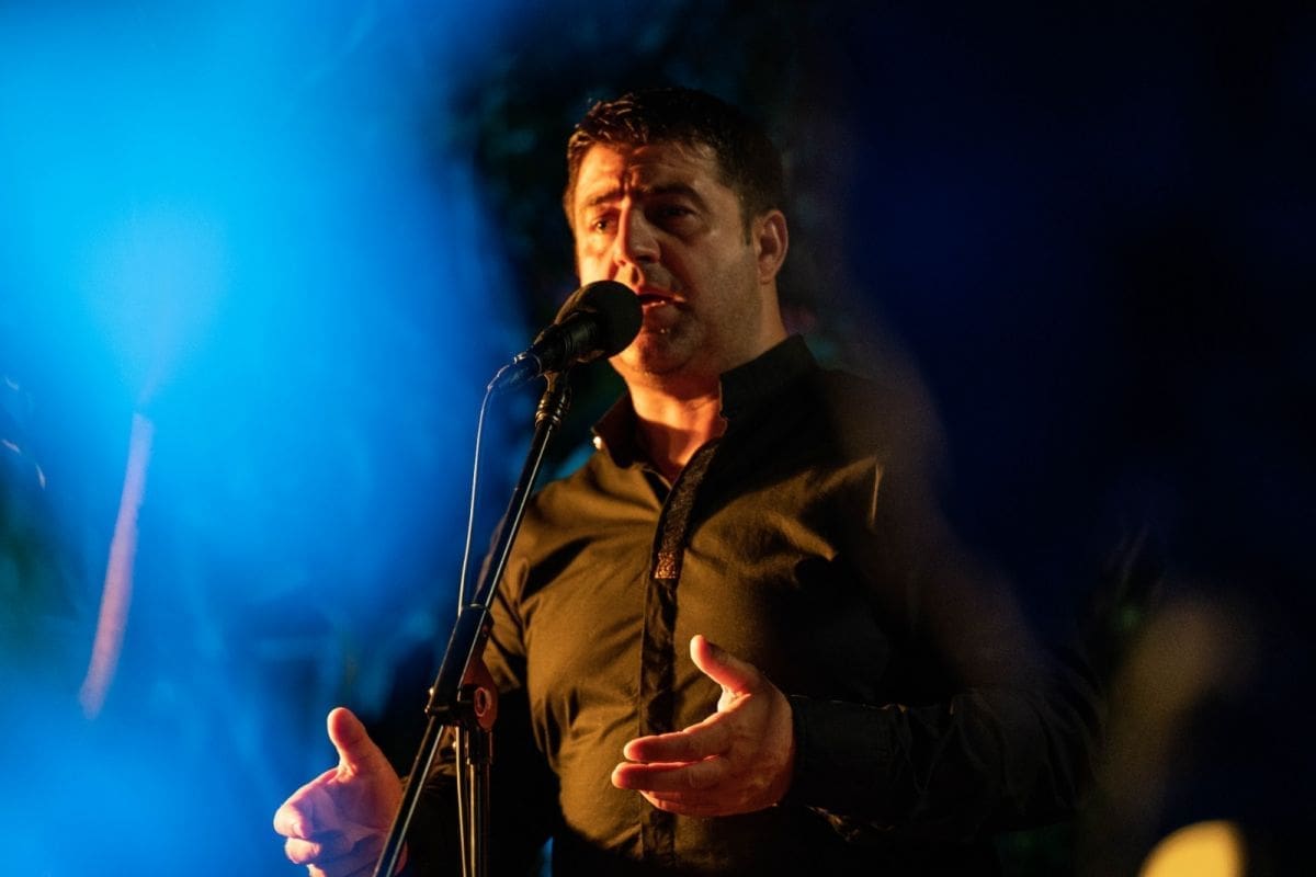 SPLITSKI KOLURI Evo kada ispred HNK možete uživati u besplatnim kocertima KUD-a Jedinstvo, klapa Cambi i Krunik, Saše Jakelića...