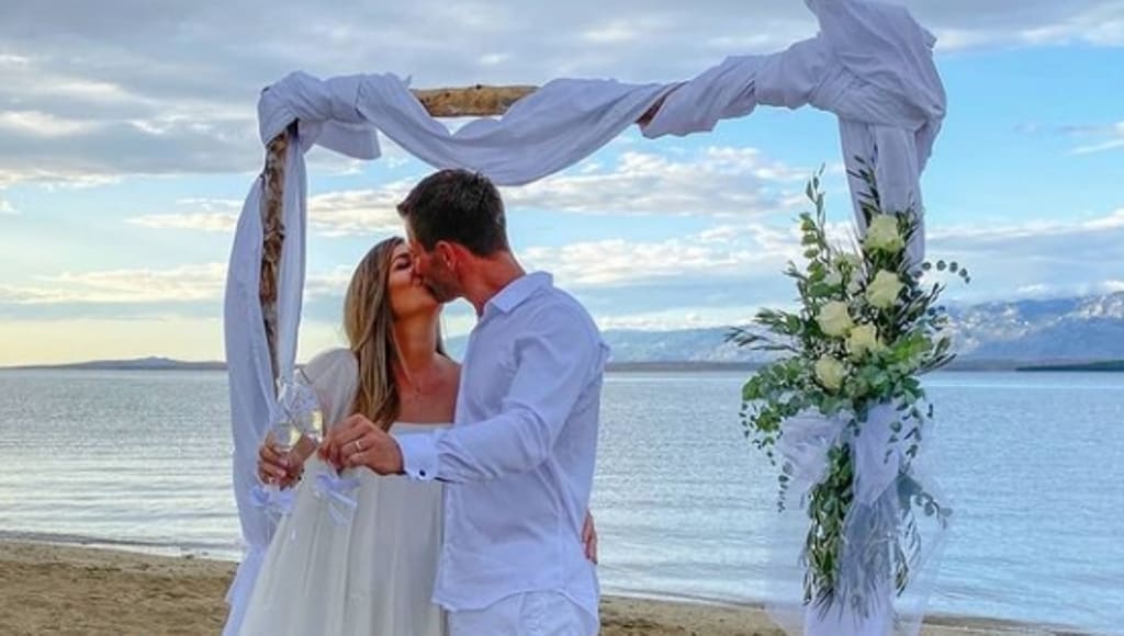 ROMANTIČNA PROSLAVA Gordana Marelli i Adam Kromer vjenčali se na plaži u Ninu