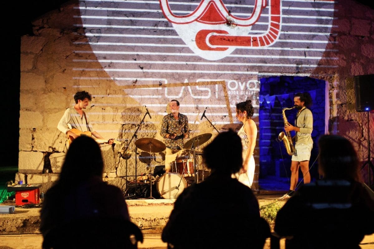 OVAJ DALMATINSKI OTOK JE PRAVI OTOK GLAZBE! Pogledajte program festivala Lastovo.OTOKGLAZBE.2021.