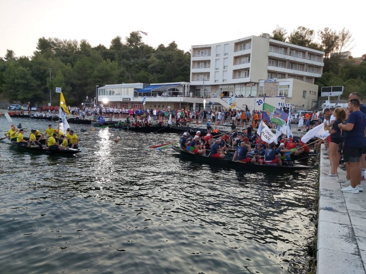 REKORDAN BROJ SUDIONIKA Završio 24. Maraton lađa na Neretvi: Pobijedila ekipa 'Stablina'