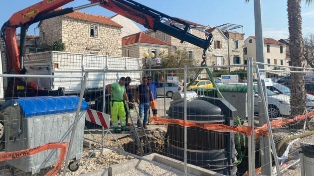 U Kaštelima postavljen prvi polupodzemni spremnik za otpad
