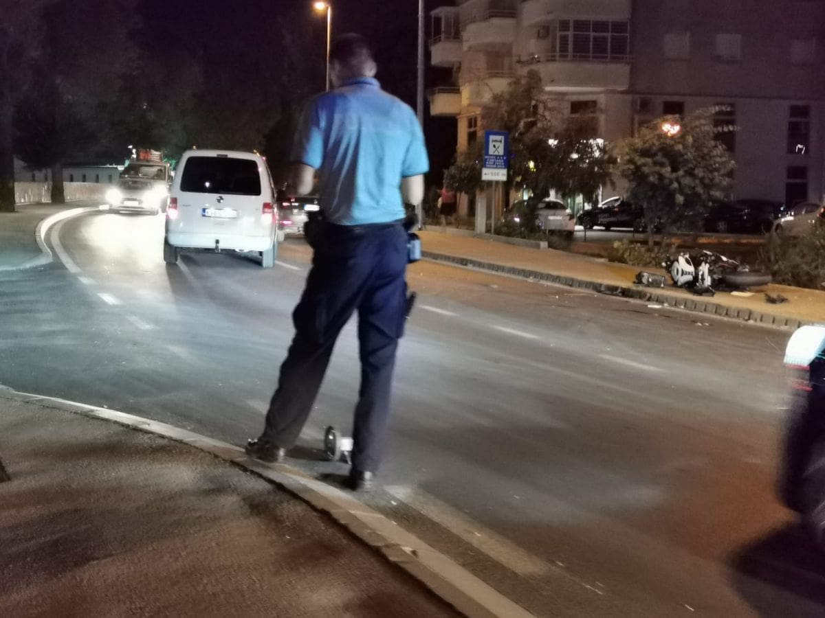 PROMETNA U TROGIRU Stvaraju se velike gužve, jedna osoba hitno prevezena u splitsku bolnicu