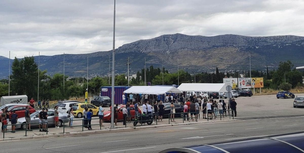 VELIKI INTERES ZA JADRANSKI DERBI Na Poljudu od ranog jutra ogroman red za testiranje