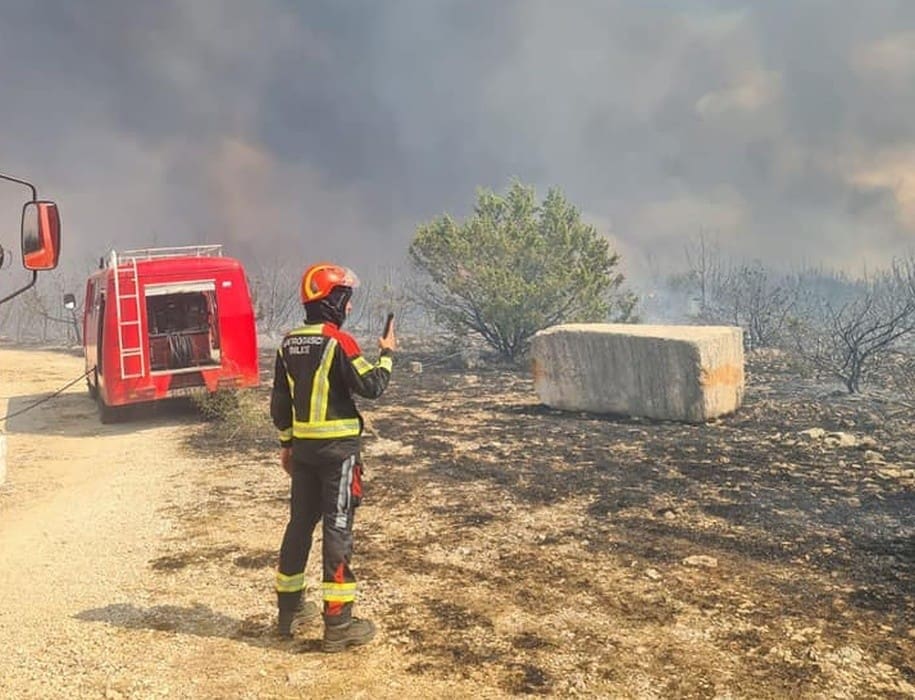 Pune ruke posla za vatrogasce u Dalmaciji, najteže je bilo na području Šibensko-kninske županije