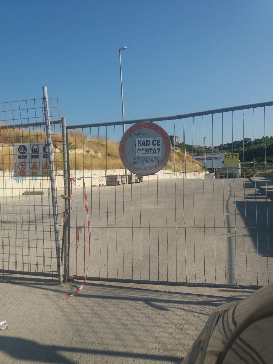 zatvorena_cesta_city(1)