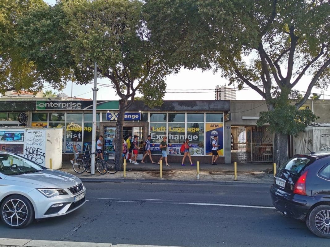 "ČISTKA" U CENTRU GRADA Na Istočnoj obali uklonjena dva štanda: "Malo, pomalo iz centra Splita će se moći normalno proći"