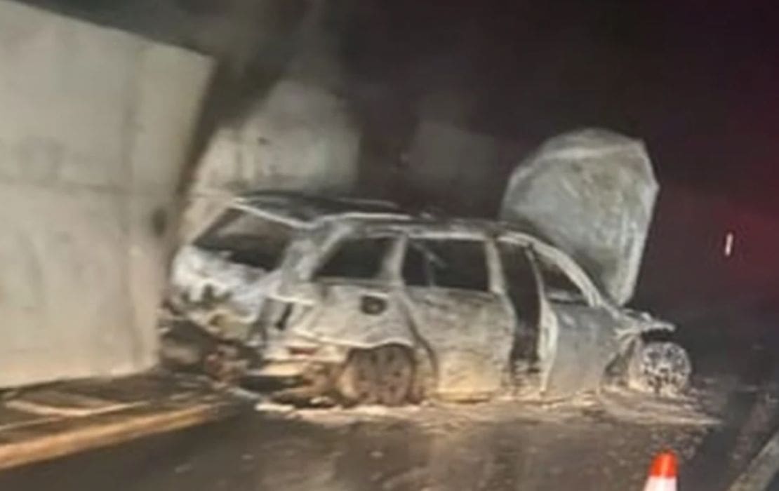 DRAMA KOD MOSTARA Huligani nakon utakmice u tunelu presreli automobil sa sucima i zapalili ga