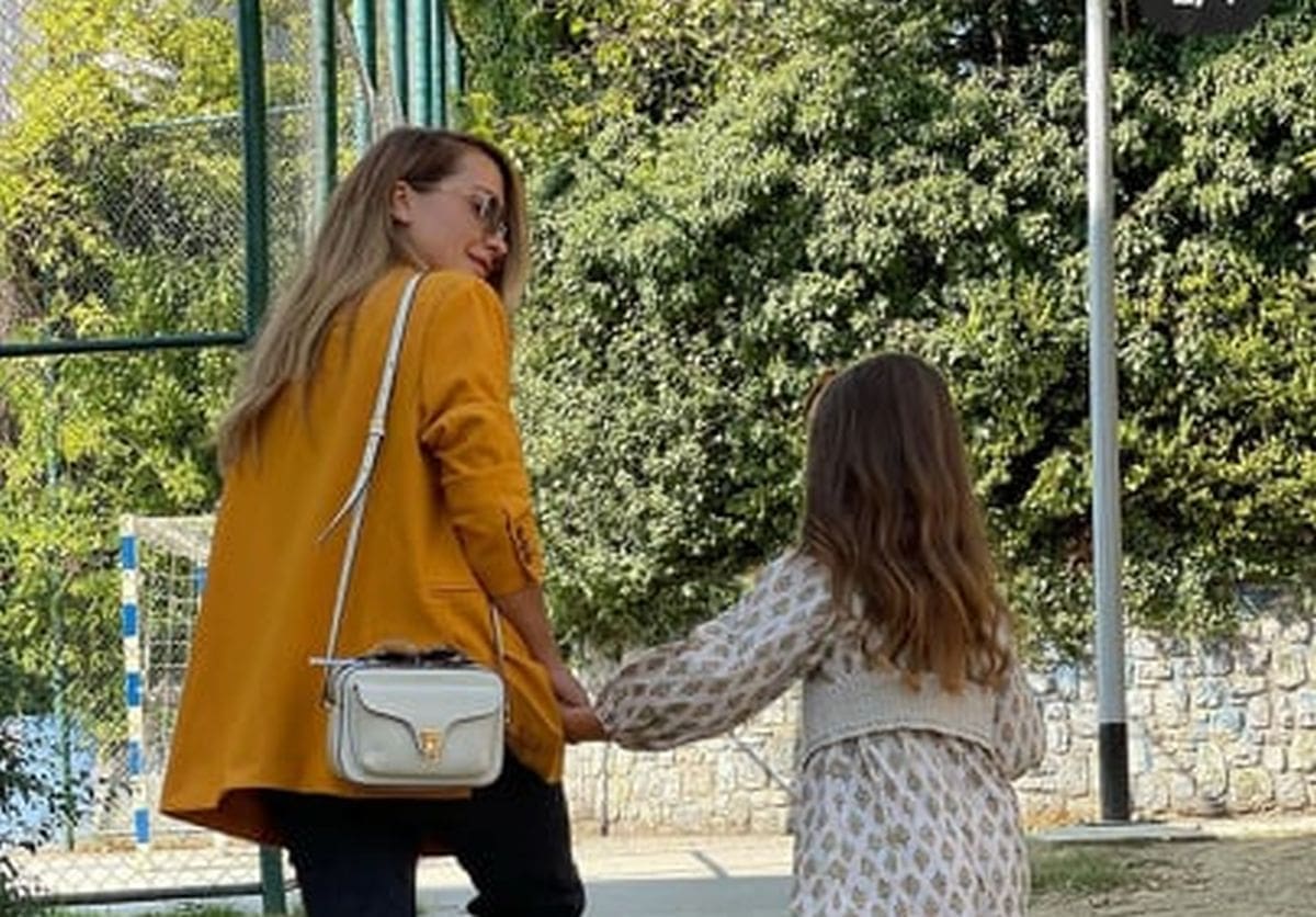 PROBLEMI JEDNE MAME Poznata voditeljica se pohvalila prvim danom škole svoje kćeri: "Mogla je i na faks koliko ti je godina"