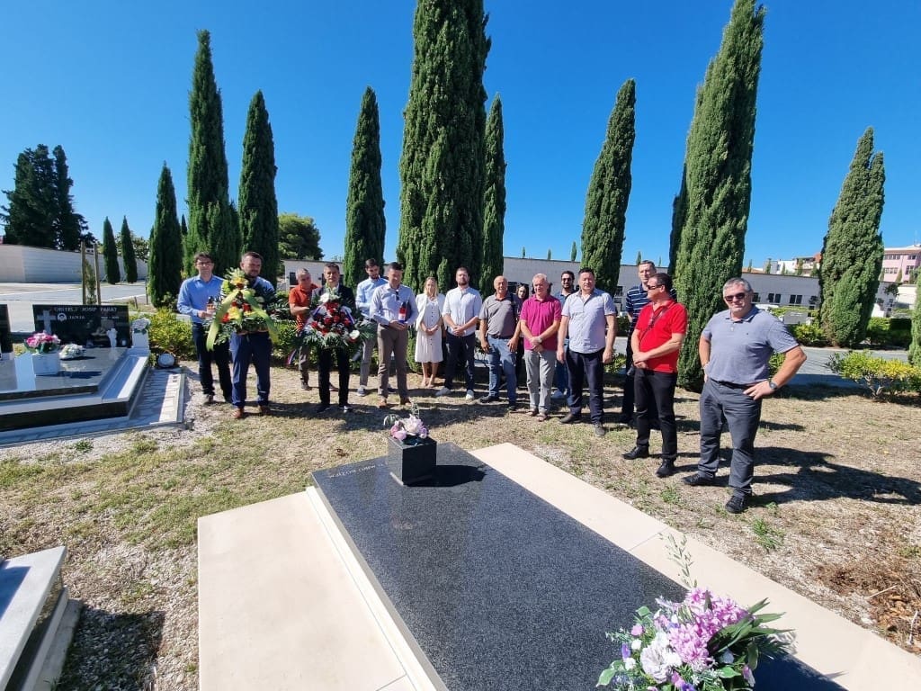 grobnica_zvonimir_puljic(1)