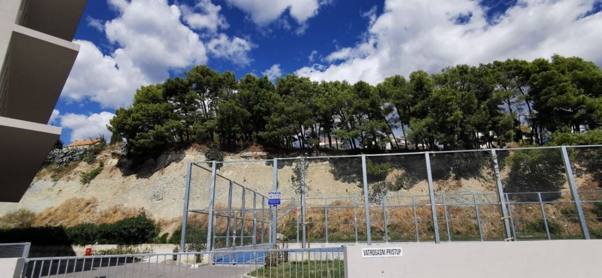 kamen-sine-skola-okolis (2)