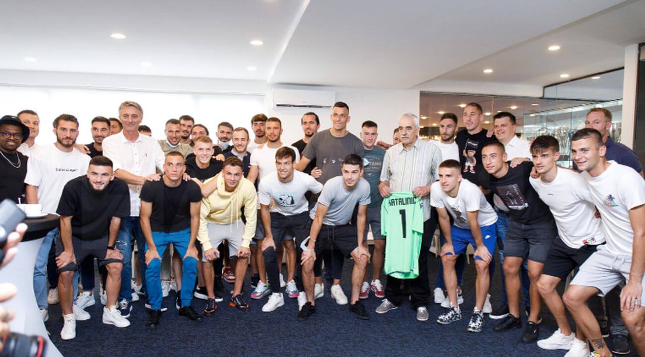 HAJDUČKA OBITELJ ZAJEDNO NA POLJUDU Veliko priznanje za legendarnog Ivana Katalinića: "Volio bih da proslavimo neki trofej"