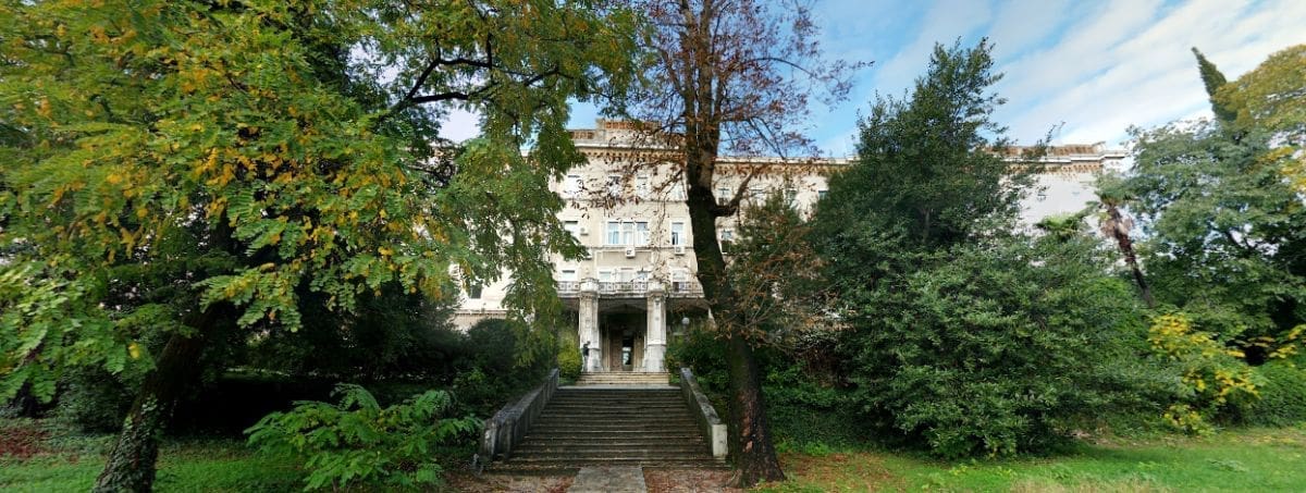 SAM IDE I UBIJA BAKTERIJE Robot za dezinfekciju stigao u Rijeku, upravljanje putem pametnog telefona