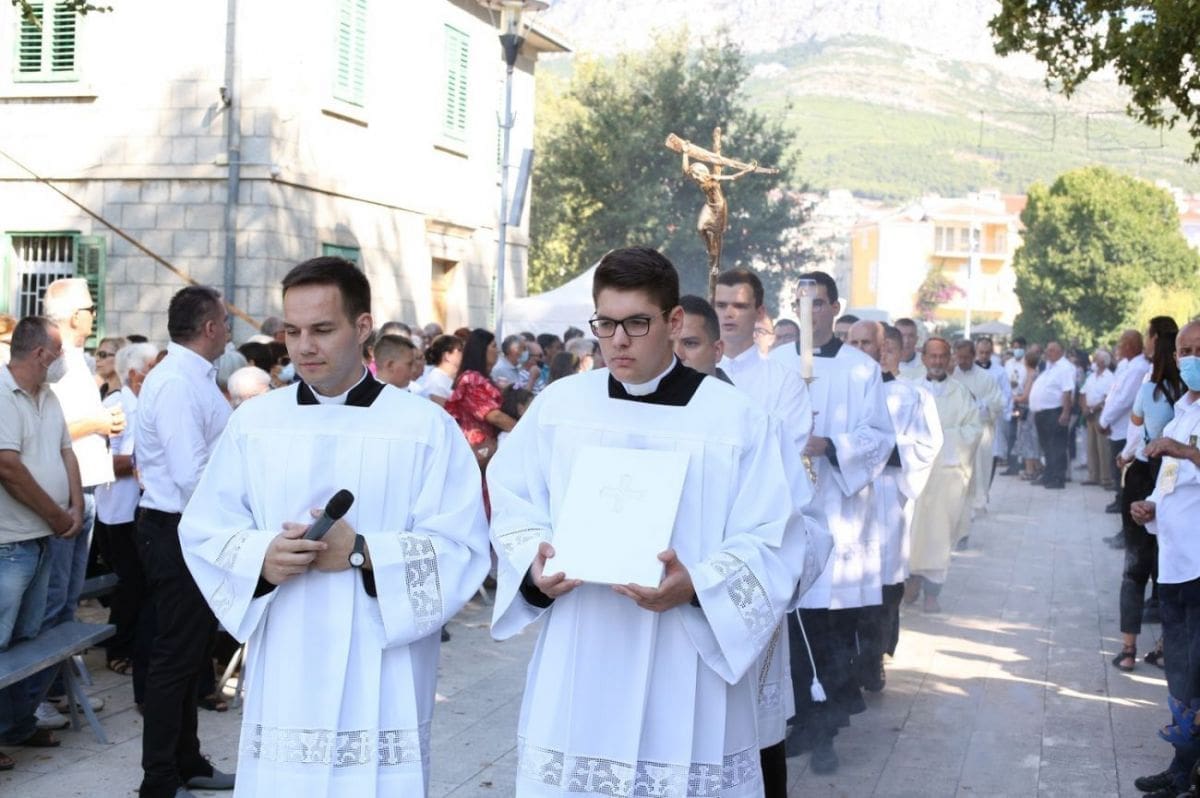 SVEČANO JE DANAS BILO U SOLINU Brojni vjernici okupili su se na središnjoj misi povodom blagdana Male Gospe