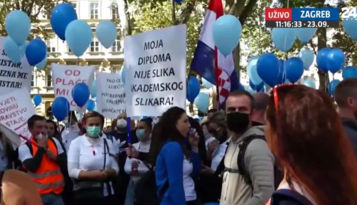 Prosvjed medicinskih sestara: 'Kako smo godinu i pol radili bez cjepiva i testiranja?!'
