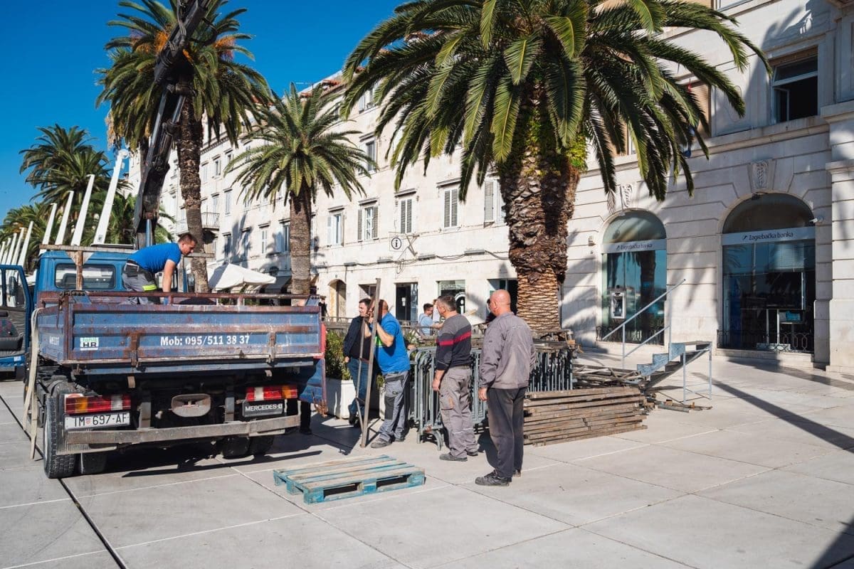 10-29-demont-pozornica-riva-1