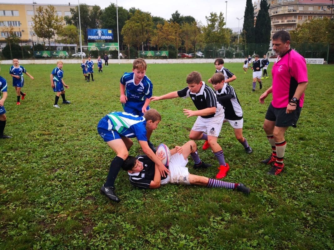 PRAVA SPORTSKA POSLASTICA U SPLITU Održan 5. Memorijalni turnir u mini ragbiju "Mihovil Radja 2021."