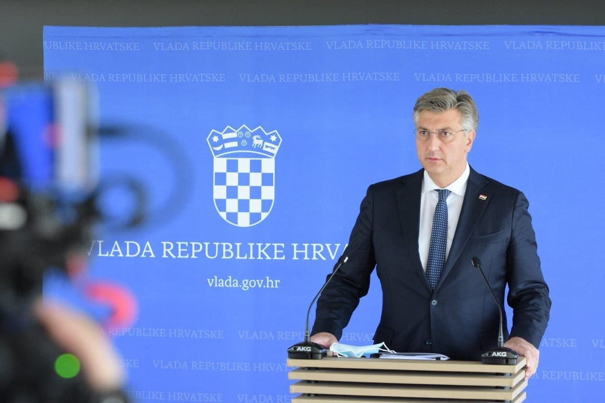 Kako će Vlada pomoći građanima i što će poduzeti protiv "benzinskog turizma"? Plenković danas predstavlja nove mjere