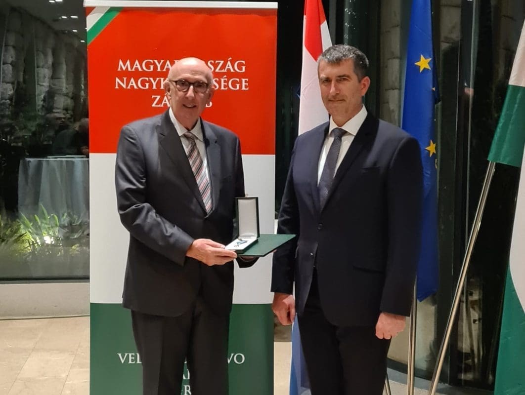 ORDEN KRIŽA VITEZA MAĐARSKE Počasni konzul Mađarske u Splitu primio vrijedno priznanje