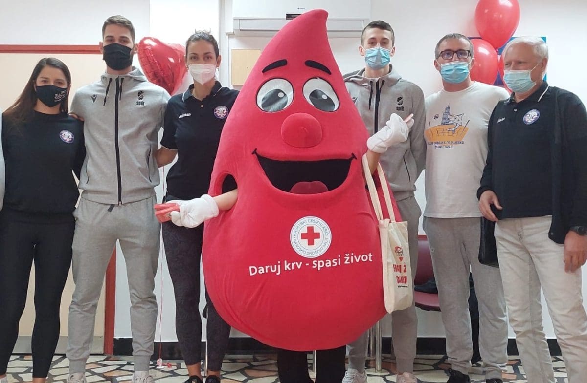 LIJEP ZNAK ZAHVALNOSTI Svi koji su darovali krv imaju pravo na besplatnu ulaznicu za utakmicu KK Split - Zabok