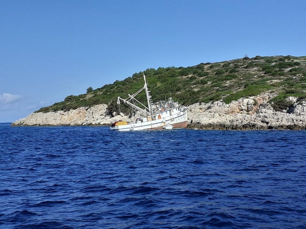 POMORSKA NESREĆA U DALMACIJI Nasukala se brodica, i dalje se provode svi izvidi