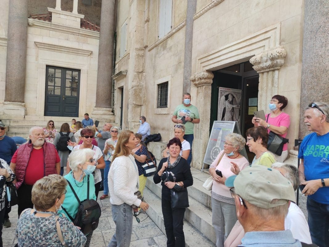 postsezona-split-peristil-grad(1)