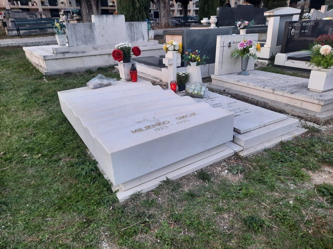smoje-grob-zrnovnica (1)