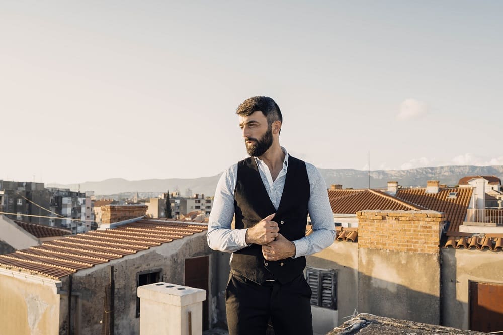 "Ne zaboravljaj" - Teo Grčić kada jednom voli, ne mrzi za kraj u novoj pjesmi!