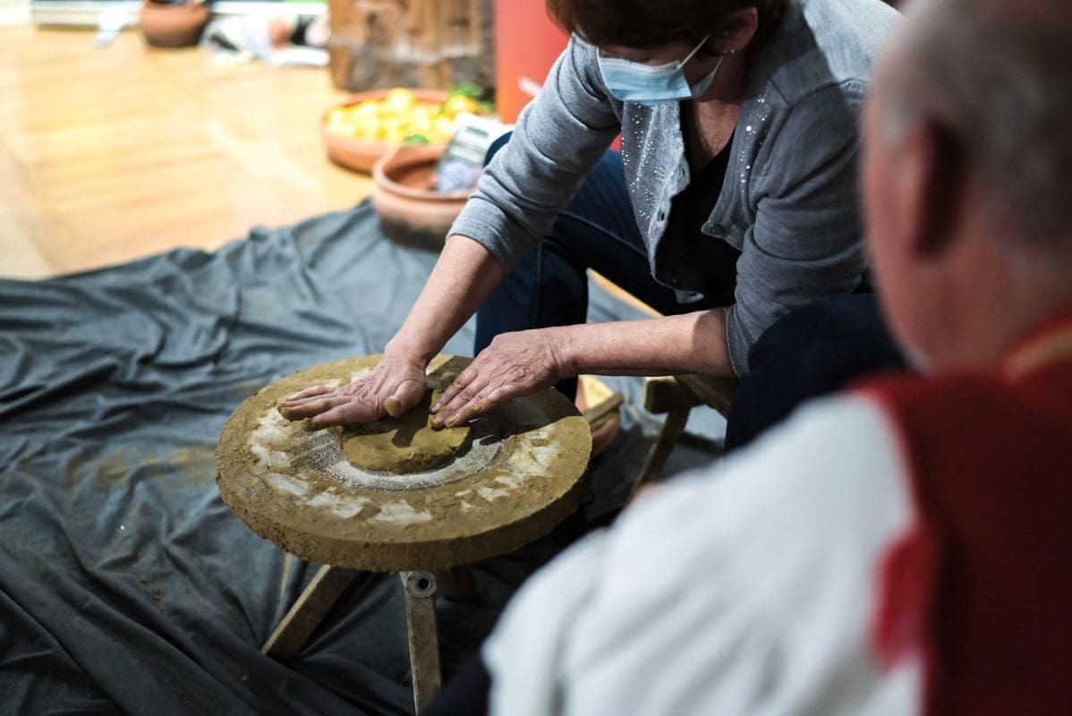 TZ SINJ: "Uspješno održane edukativne radionice Tradicijskog lončarstva ručnog kola iz Potravlja"