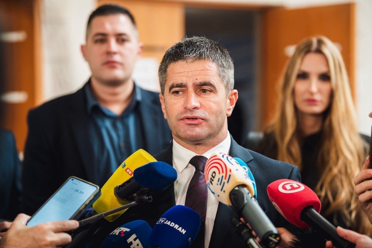 DEKAN: Vice Mihanović mora ispraviti svoj rad, neće to raditi fakultet